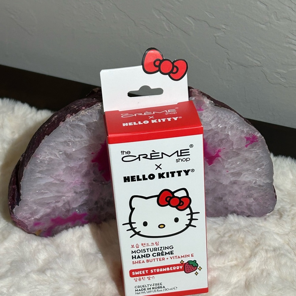 THE CREME SHOP HELLO KITTY SWEET STRAWBERRY HAND CREAM